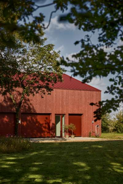 A house so red even Snoopy would “dream” of it,
